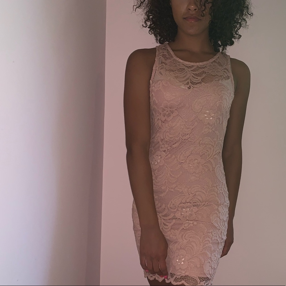 NEVER WORN-pink sleeveless Ambiance dress